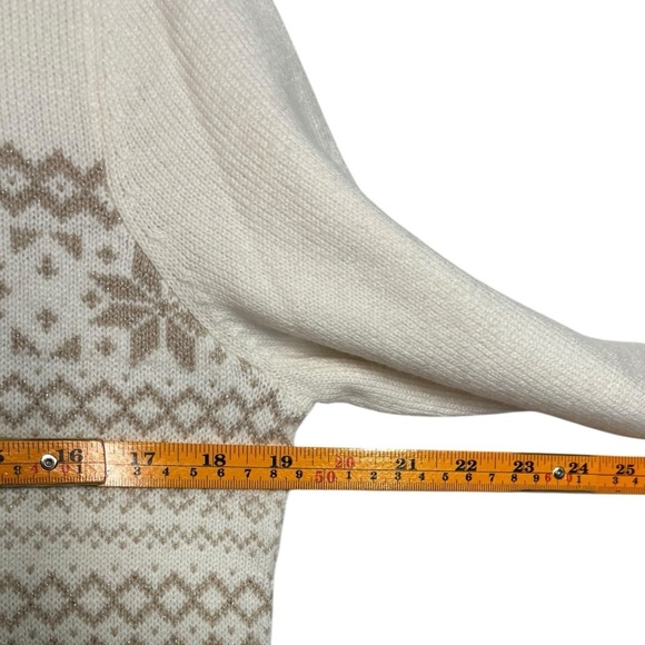 NWT Talbots Fair Isle Winter Print Cream Knit Crewneck Sweater Size Medium - Picture 9 of 11